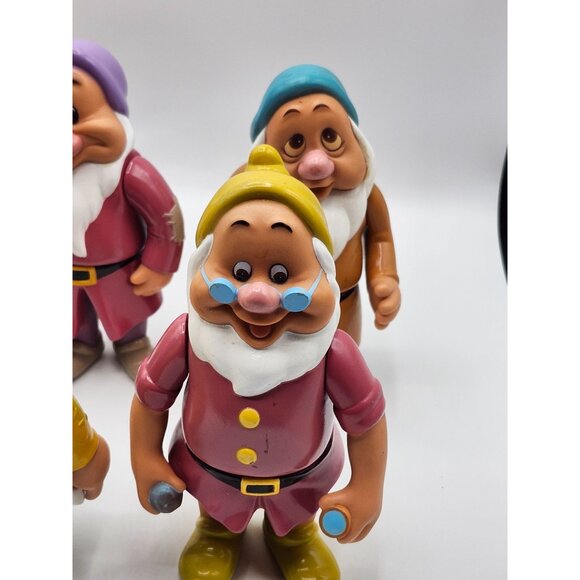 Vintage Disney Snow White & The Seven Dwarfs Figurines Poseable - Picture 4 of 8